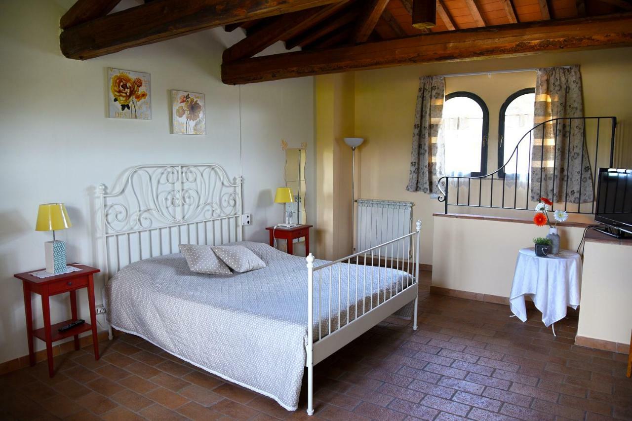 Podere Chiocciola Poggibonsi Bagian luar foto